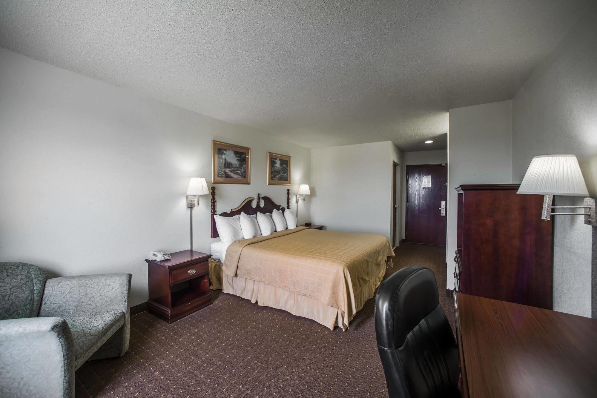 Quality Inn Гаррисберг Экстерьер фото