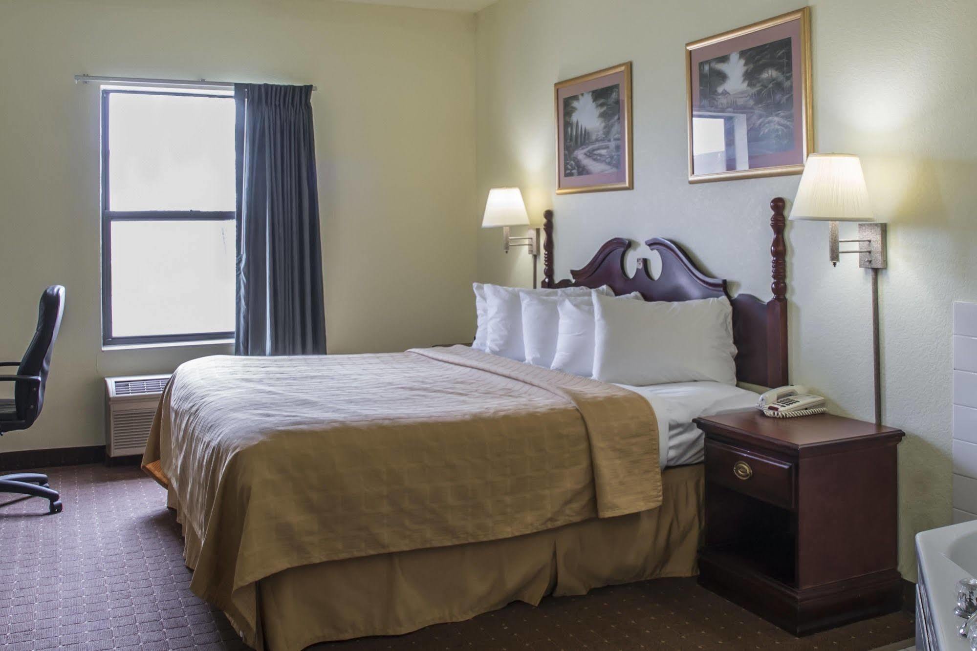 Quality Inn Гаррисберг Экстерьер фото